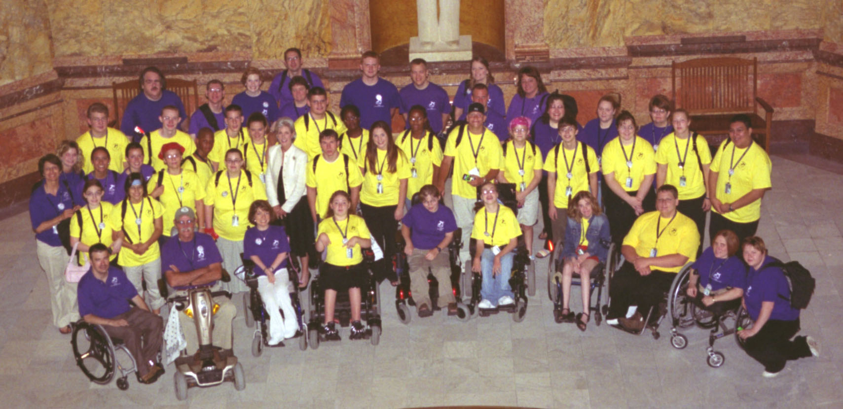 2007 KSYLF participants take photo in State Capital